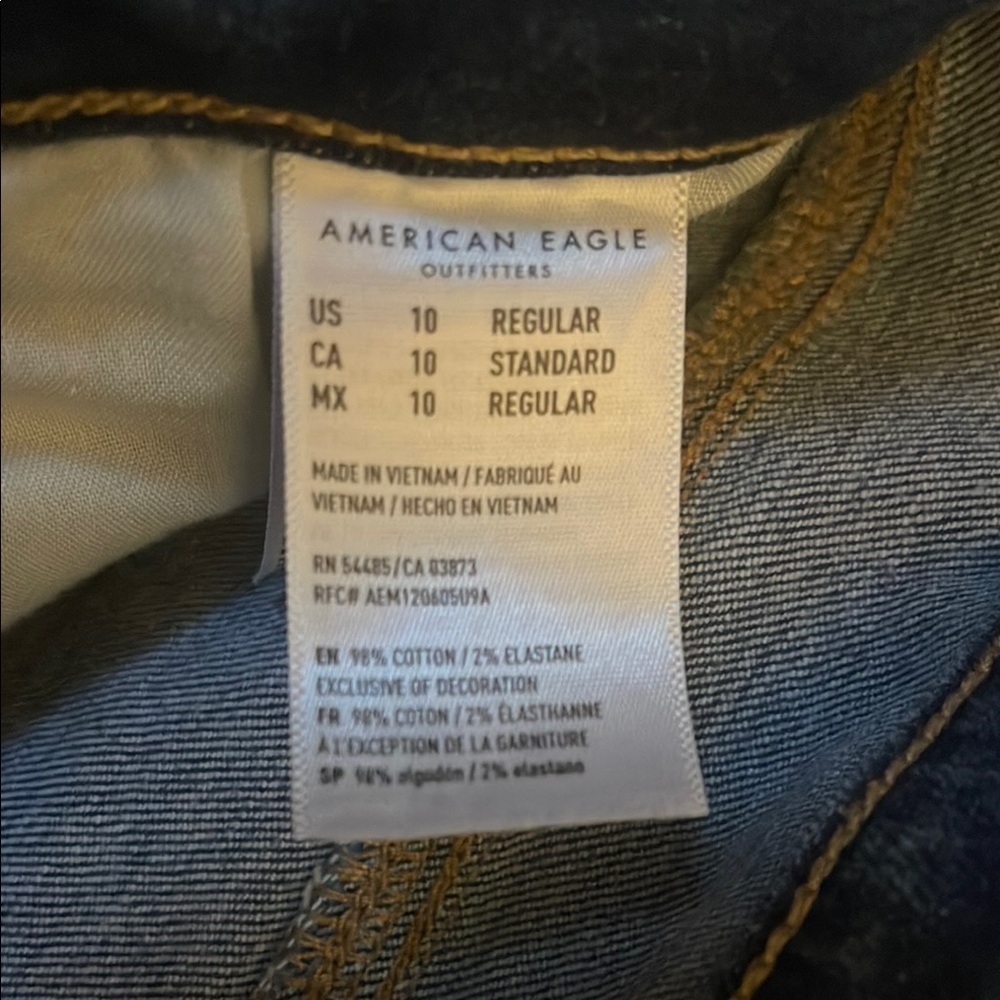 Distressed Blue Jeans - Picture 3 of 4